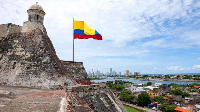 CARTAGENA CON BANDERA