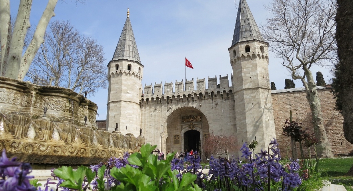 ESTAMBUL - PALACIO TOPKAPI - ENTRADA 1200x650